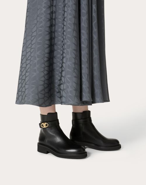 Valentino Garavani - Vlogo Locker Calfskin Ankle Boot 40mm - Black - Woman - Boots