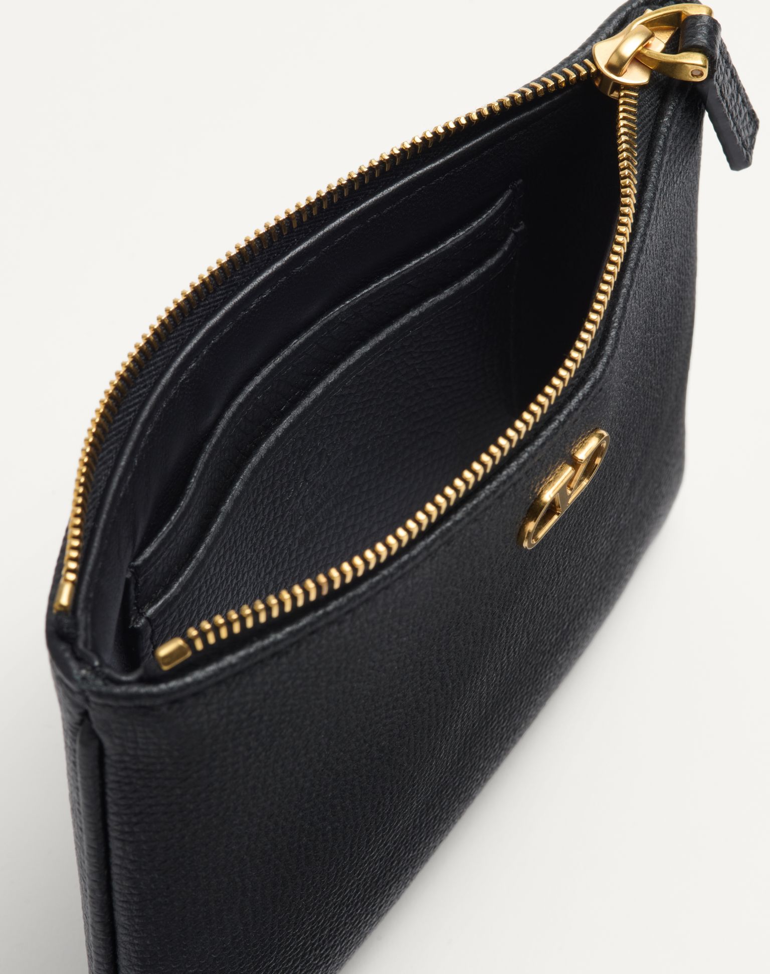 발렌티노 브이로고 시그니처 그레이니 카프스킨 클러치백 6W2P0AK5SNP_0NO