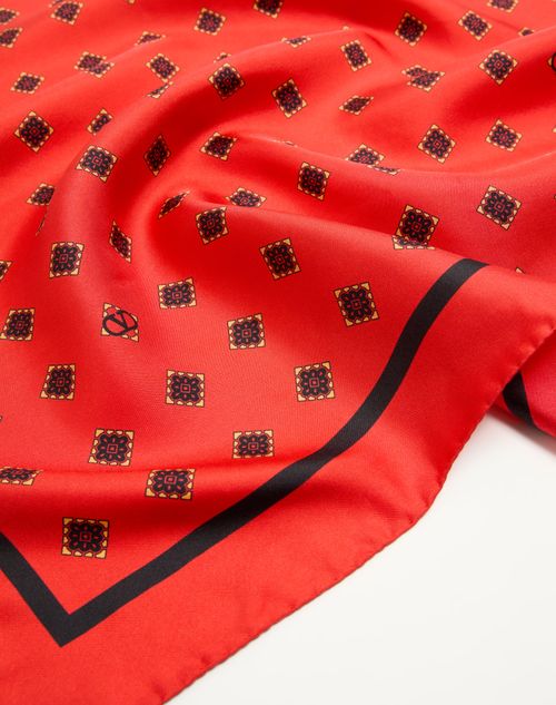  - Red/black