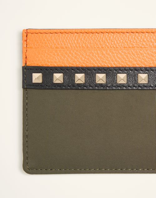 Valentino Garavani - Valentino Garavani Stud Up Cardholder In Nylon And Grainy Calfskin - Olive Green/orange - Man - Wallets And Small Leather Goods