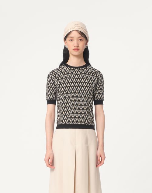  - Cream/black
