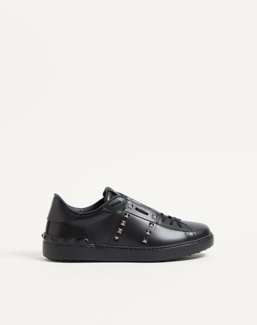 Valentino Garavani - Rockstud Untitled Sneaker In Calfskin Leather - Black - Man - Sneakers