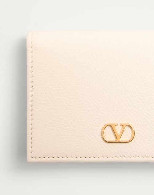 Valentino Garavani - Vlogo Signature Grainy Calfskin Wallet - Light Ivory - Woman - Wallets & Cardcases - Accessories