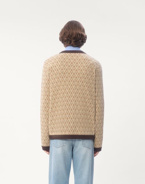 - Beige/cream