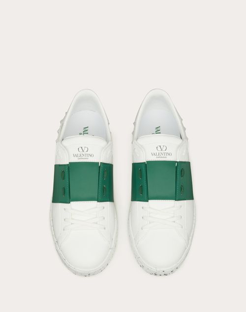 båd Færøerne dæk Open For A Change Sneaker In Bio-based Material for Man in White/green |  Valentino US