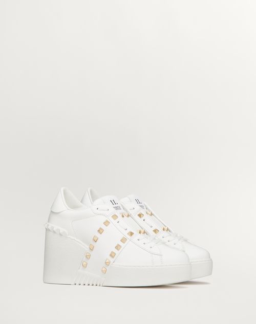 Valentino Garavani - Zapatilla Deportiva Open Disco De Cuero De Becerro Con Tacón En Cuña De 85 mm - Blanco - Mujer - Sneakers