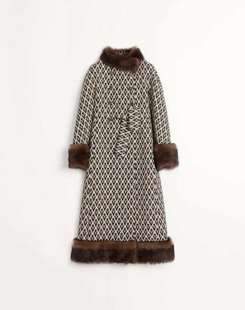Valentino - Manteau En Jacquard Toute La V - Noir/crème - Femme - Vestes Et Manteaux
