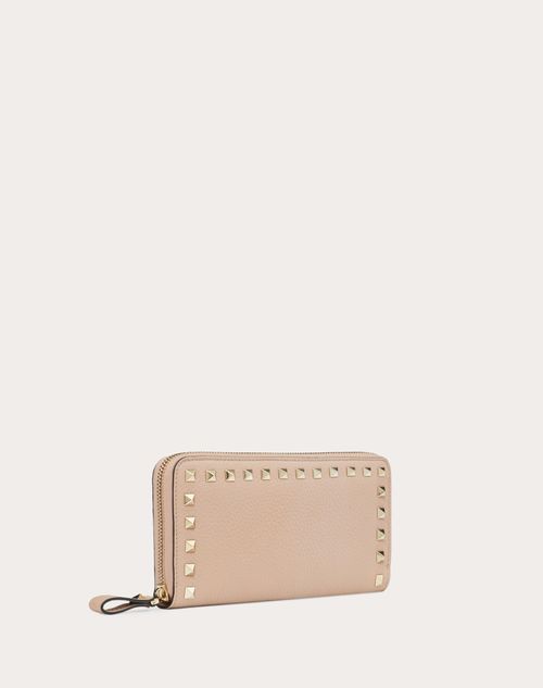 Slør Botanik etiket Rockstud Grainy Calfskin Zippered Wallet for Woman in Black | Valentino US