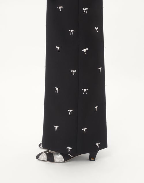  - Black/ivory