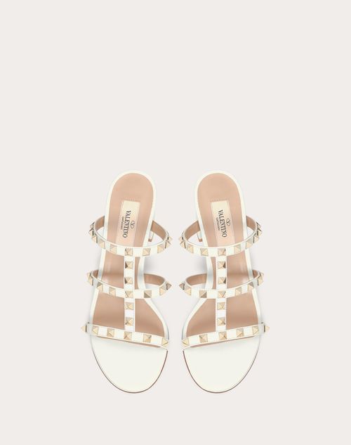 ROCKSTUD SANDAL WITH STRAP IN BRONZE BROWN CALFSKIN 60 MM