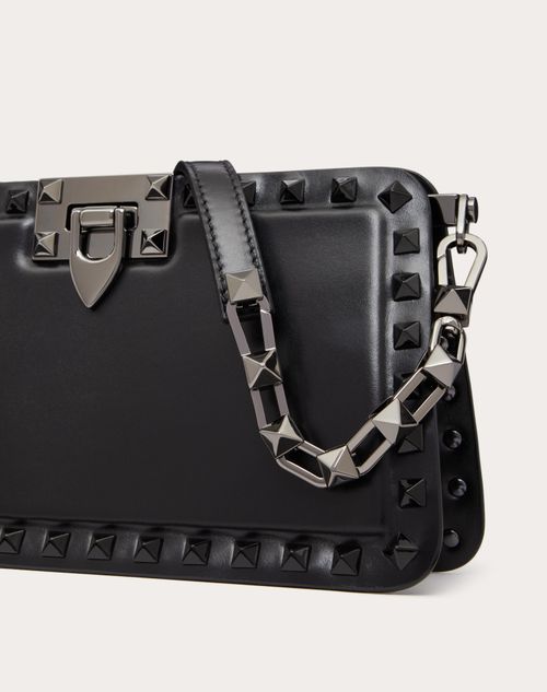 Pochette Rockstud En Cuir De Veau pour Femme en Noir Valentino FR