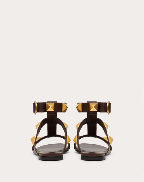 Valentino Garavani - Roman Stud Flat Calfskin Sandal - Fondant - Woman - Flat Sandals