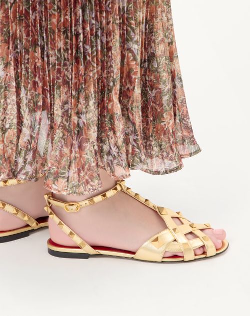 Valentino Garavani - Studdy Sandal In Laminated Nappa 05mm - Antique Brass - Woman - Sandals