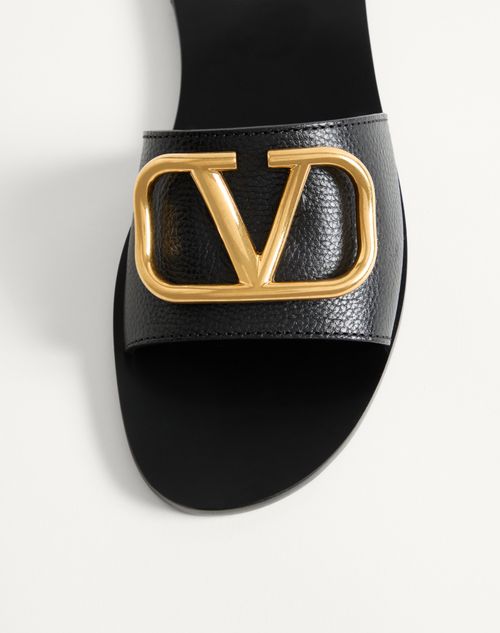 Valentino Garavani - Vlogo Signature Slide Sandal In Grainy Cowhide With Accessory - Black - Woman - Slides And Thongs