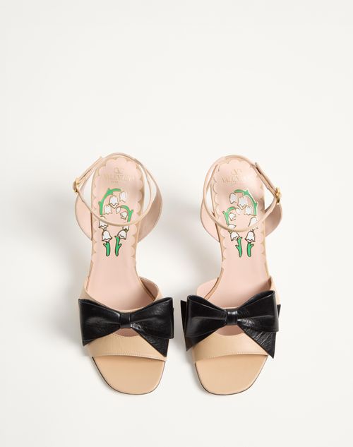 Valentino Garavani - SANDALIA BOWOW DE CABRITILLA 95MM - Arena - Mujer - Sandalias
