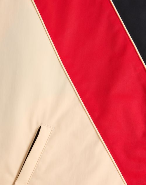 Valentino - Nylon Hooded Windbreaker With Vlogo Patch - Navy/red/blue - Man - Outerwear