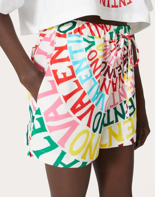  - Multicolor
