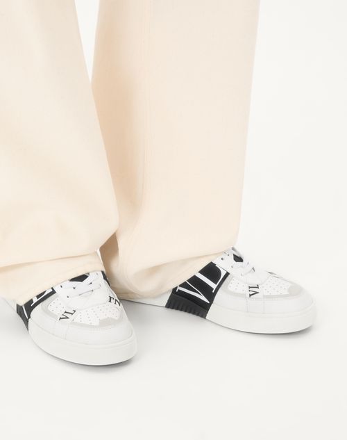Valentino Garavani - Low-top Calfskin Vl7n Sneaker With Bands - White/ Black - Man - Sneakers