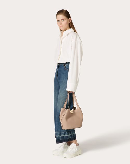 Small rockstud grainy calfskin shopper sale
