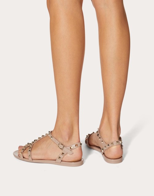 Rockstud Flat Rubber Sandal for Woman in Black | Valentino US