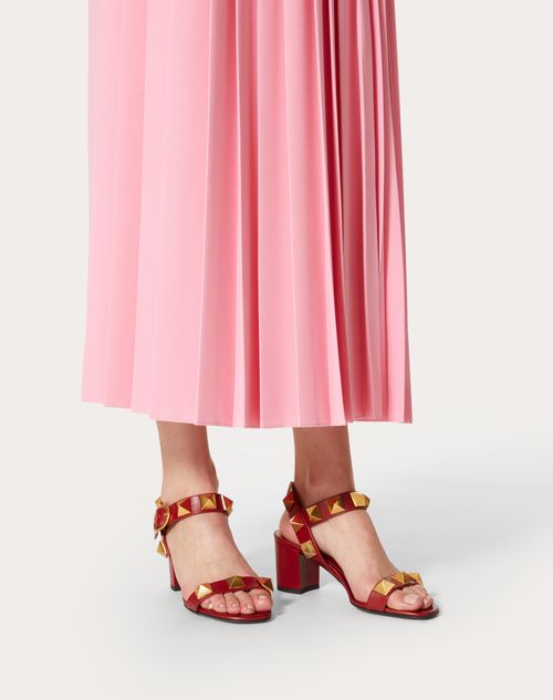 Roman Stud Leather Sandals in Pink - Valentino Garavani