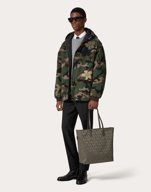 Valentino - Baumwoll-cabanjacke Mit Kapuze Und Gesticktem Camouflower-patch - Armee Camo - Mann - Kleidung