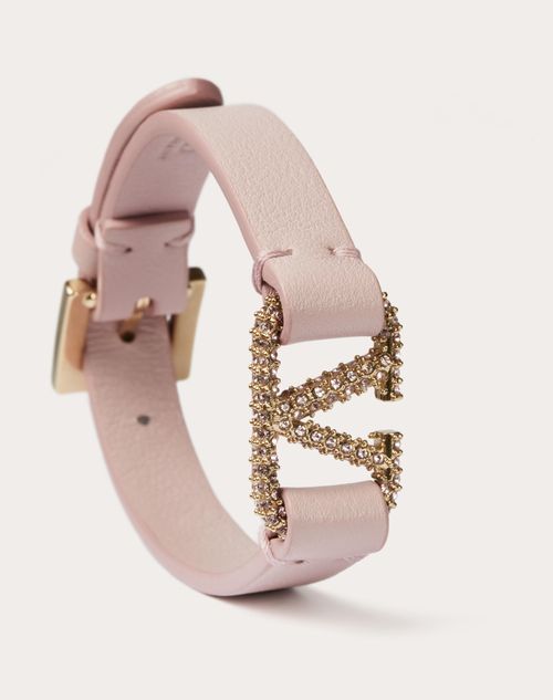 Valentino Garavani - Bracelet Valentino Garavani Vlogo Signature En Cuir Et Cristaux - Water Lilac - Femme - Leather Bracelets - Accessories