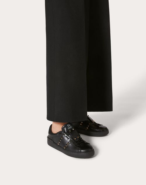 Understrege måle Eventyrer Rockstud Untitled Noir Calfskin Leather Sneaker for Woman in Black |  Valentino US