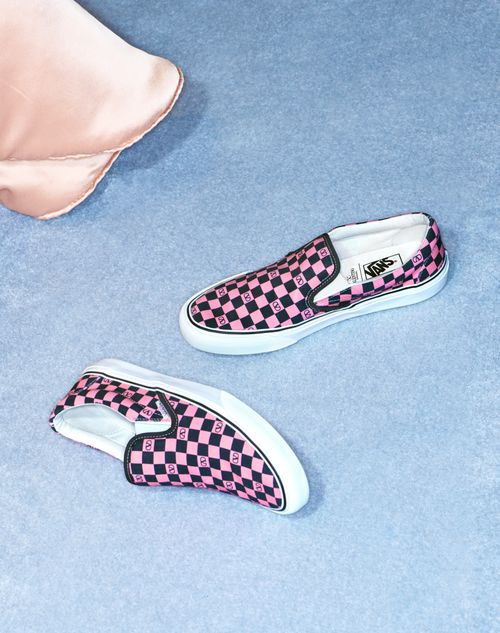 Valentino Garavani - Sneaker Slip-on Valentino Garavani And Vans In Tessuto Con Stampa Vlogo Checkerboard - Pink Orchid/nero - Uomo - Sneakers