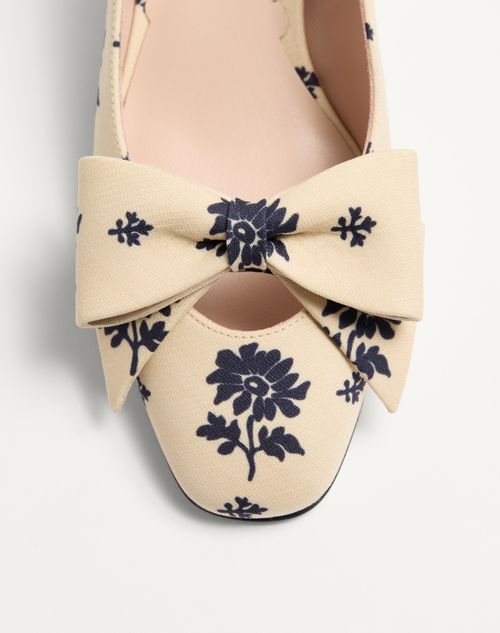 Valentino Garavani - Bowow Décolleté In Papier Floral Fabric 45mm - Butter/blue - Woman - Woman Shoes Sale