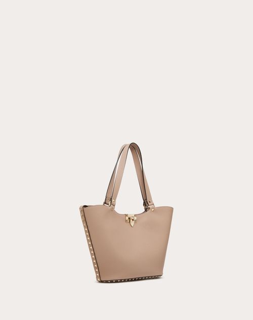 ロックスタッズ グレインカーフスキン スモール トートバッグ for ウィメンズ インチ パウダー | Valentino JP