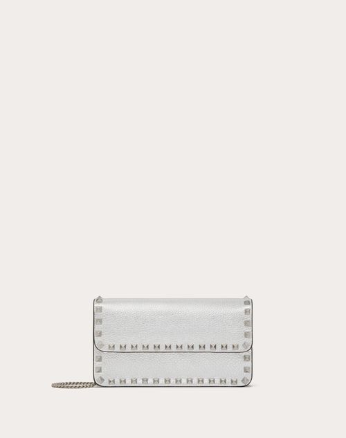 Valentino Garavani - Rockstud Metallic Grainy Calfskin Wallet With Chain - Silver - Woman - Mini Bags