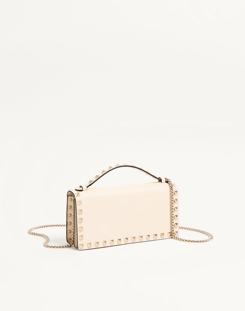 Valentino Garavani - Portafoglio Con Catena Rockstud In Vitello Granato - Light Ivory - Donna - Portafogli E Piccola Pelletteria