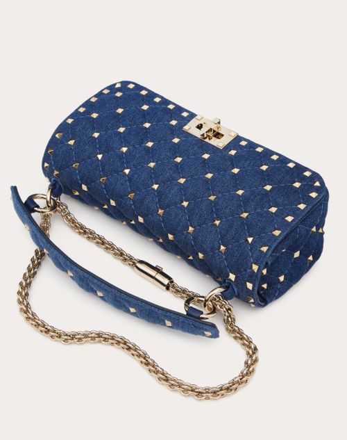 Rockstud Spike Schultertasche Aus Denim für Frau in Denim | Valentino DE | Geldbörsen