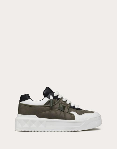 Valentino Garavani - Baskets Basses One Stud Xl En Cuir Nappa Et Tissu Technique Jacquard Toile Iconographe - Vert Militaire/blanc/noir - Homme - Baskets