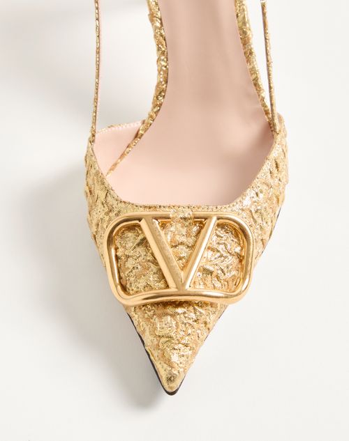 Valentino Garavani - Décolleté Slingback Vlogo Signature In Tessuto Jacquard Cloqué 80mm - Oro - Donna - Décolleté