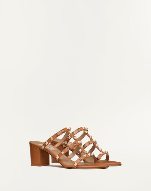 Valentino Garavani - Mules Rockstud En Veau. Talon : 60 Mm - Amande - Femme - Rockstud Sandals - Shoes