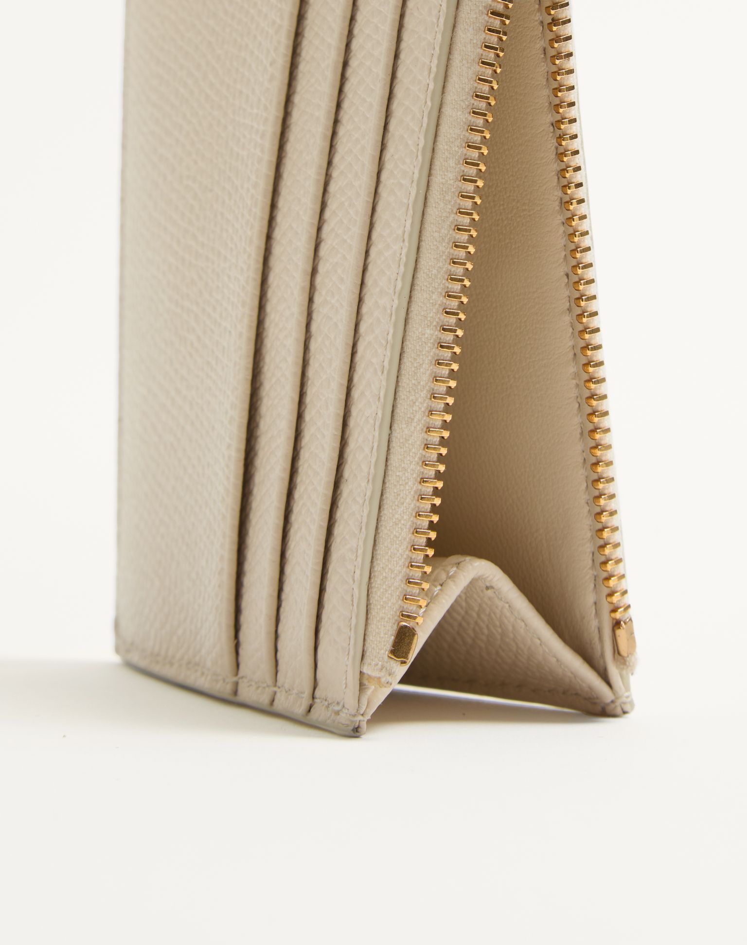 발렌티노 체리픽 그레이니 카프스킨 카드홀더 8W2P0AY2WGX_I16