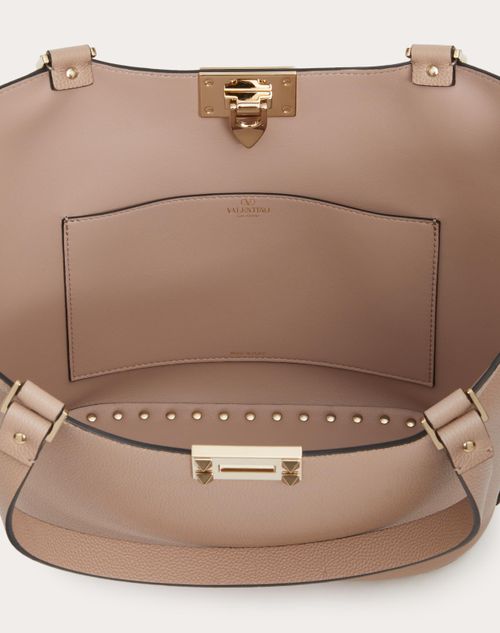 Small rockstud grainy calfskin shopper discount