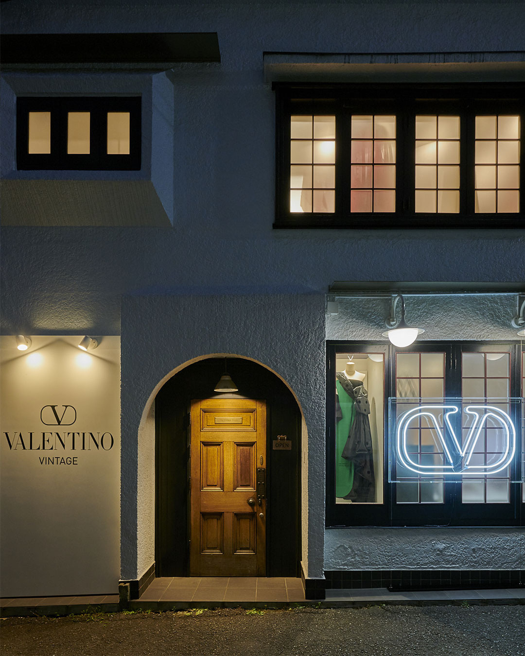 Valentino boutique cheap vintage