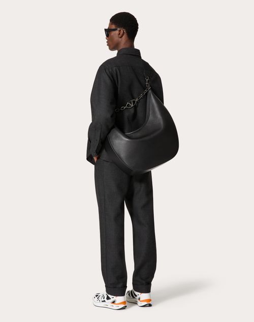Valentino Garavani - Maxi Hobo Vlogo Moon Bag In Grainy Calfskin With Chain - Black - Man - Shoulder Bags