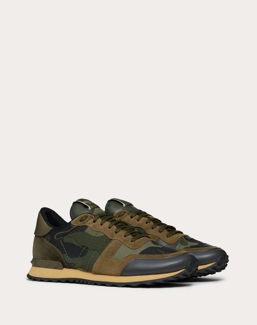 kombination straf flare Camouflage Rockrunner Sneaker for Man in Military Green | Valentino HK