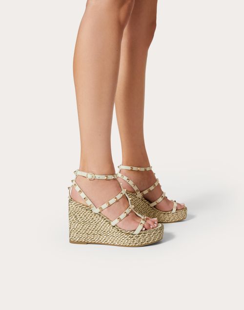 Rockstud Calfskin Wedge Sandal With Straps 95 Mm for Woman in Light Ivory |  Valentino AE