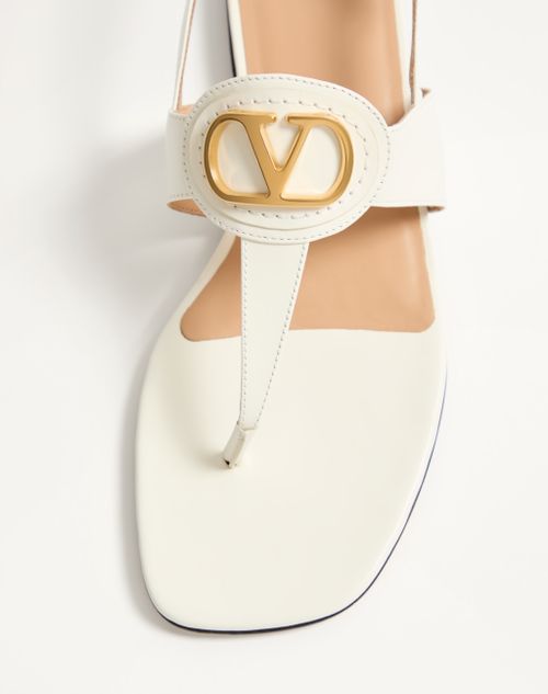 Valentino Garavani - Vlogo Signature Thong Sandal In Calfskin - Ivory - Woman - Sandals