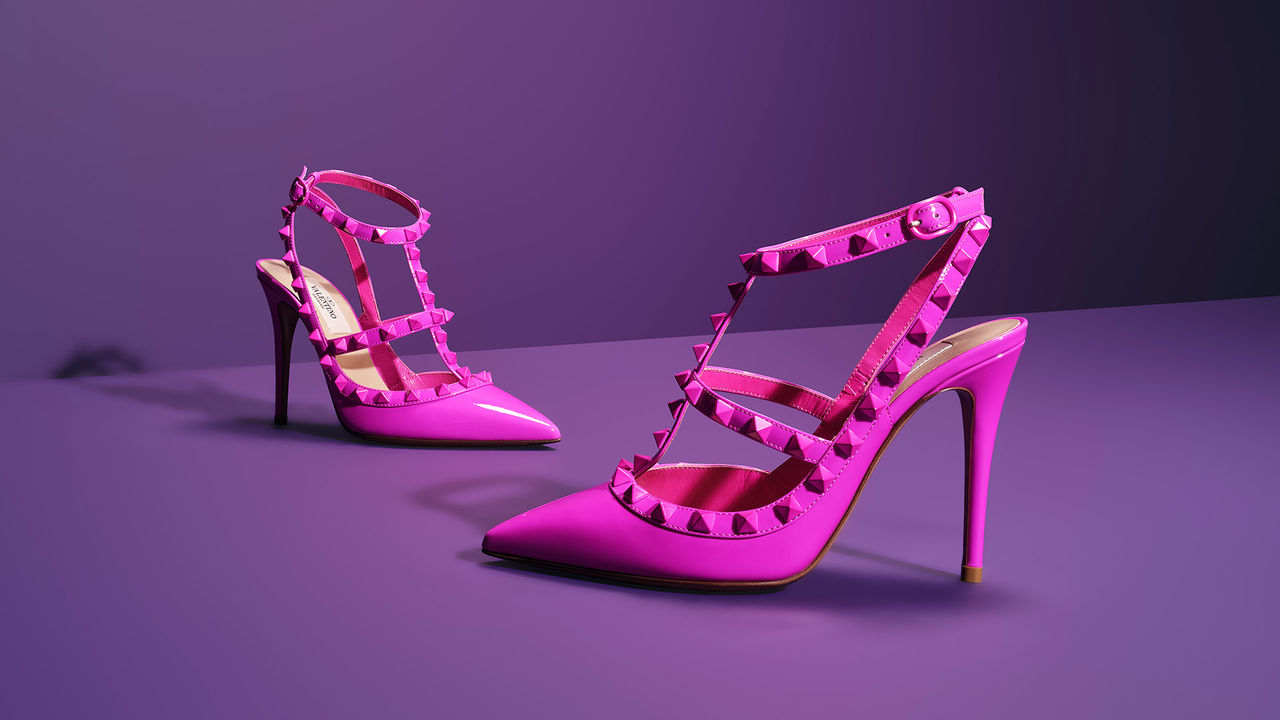 SimpleMedia_valentinoRockstudShoes_16-9