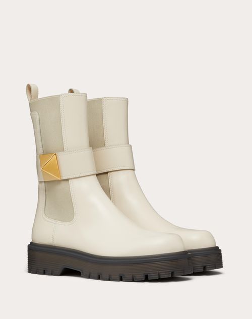 Valentino Garavani - Bottines Beatles One Stud En Cuir De Veau, Talon : 45 mm - Light Ivory - Femme - Bottes