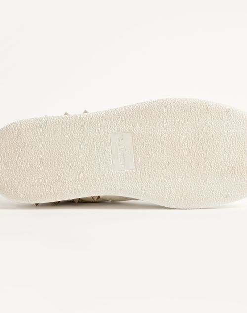 Valentino Garavani - Freedots Sneaker In Kidskin And Nappa Calfskin With Stud Detail - White - Man - Sneakers