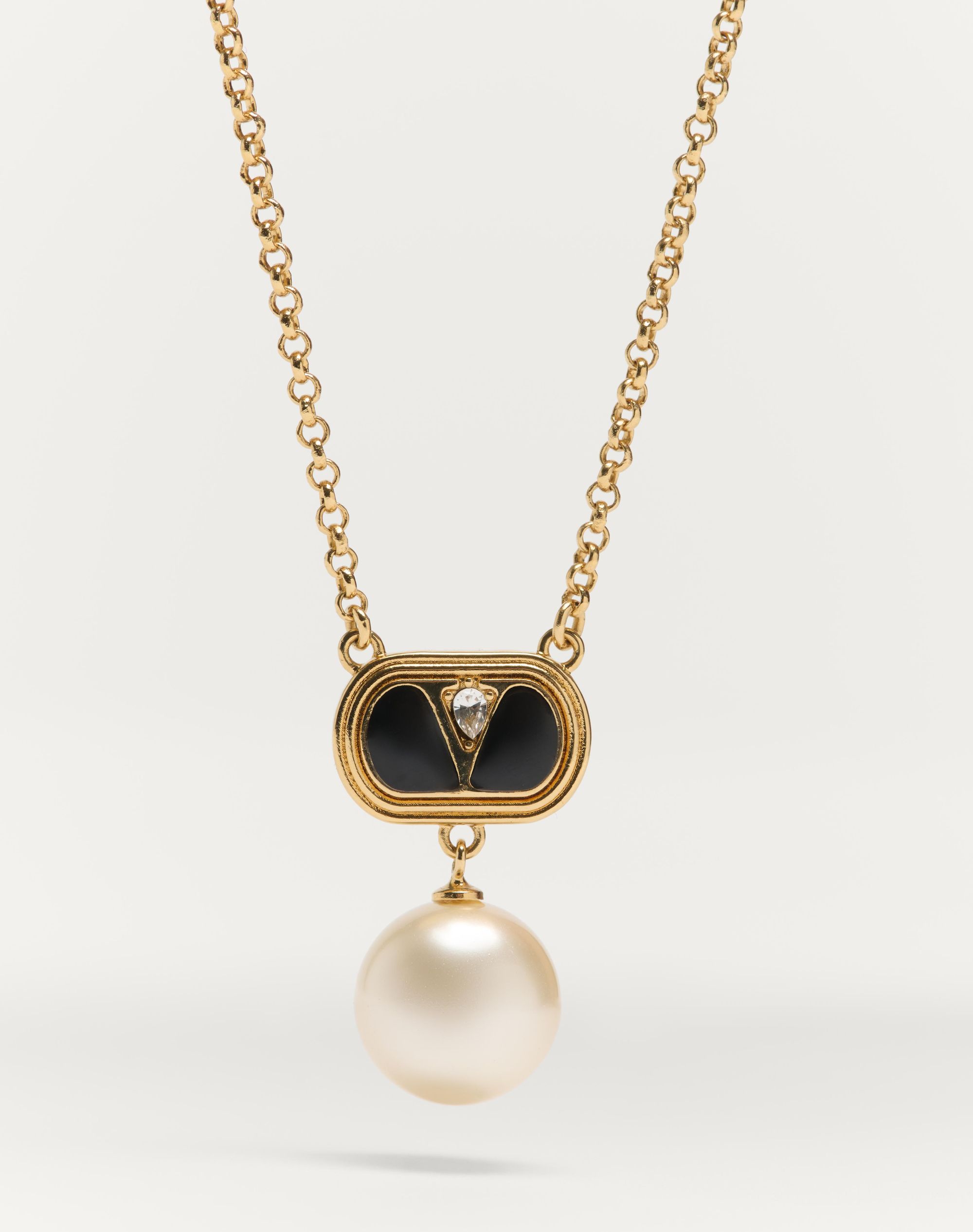 【関税&送料込】Valentino Garavani Pearls Ovalette Necklace Valentino Garavani Ovalette Necklace In Metal, Enamel And