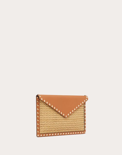 Valentino Garavani - Rockstud Raffia Clutch Bag - Natural/almond - Woman - Clutches