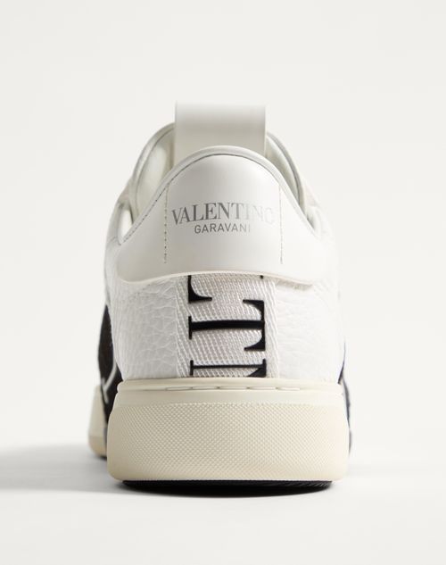  - White/ Black